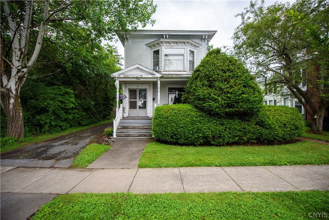 20 W Lake Street