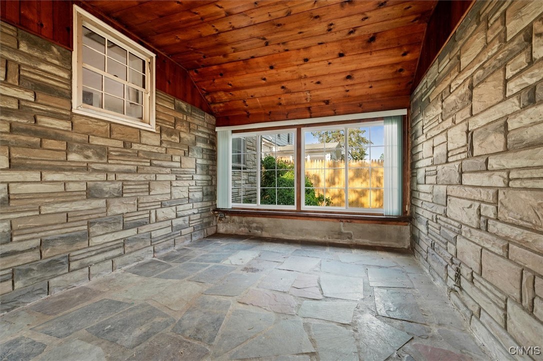 900 Valentine Avenue