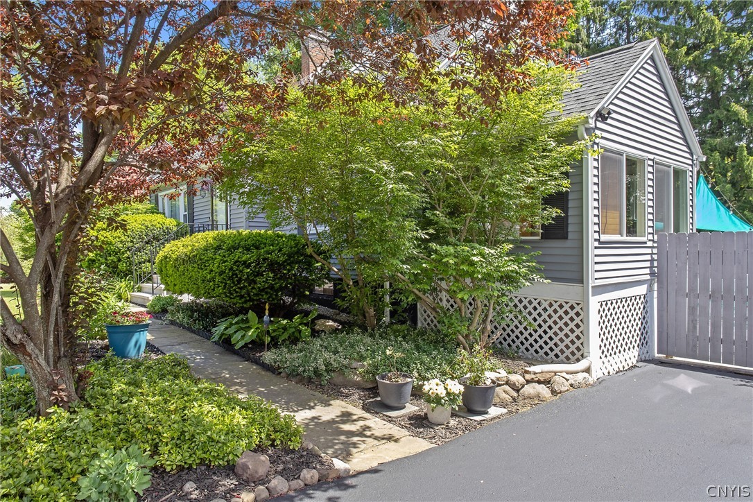 208 Mcclennan Drive