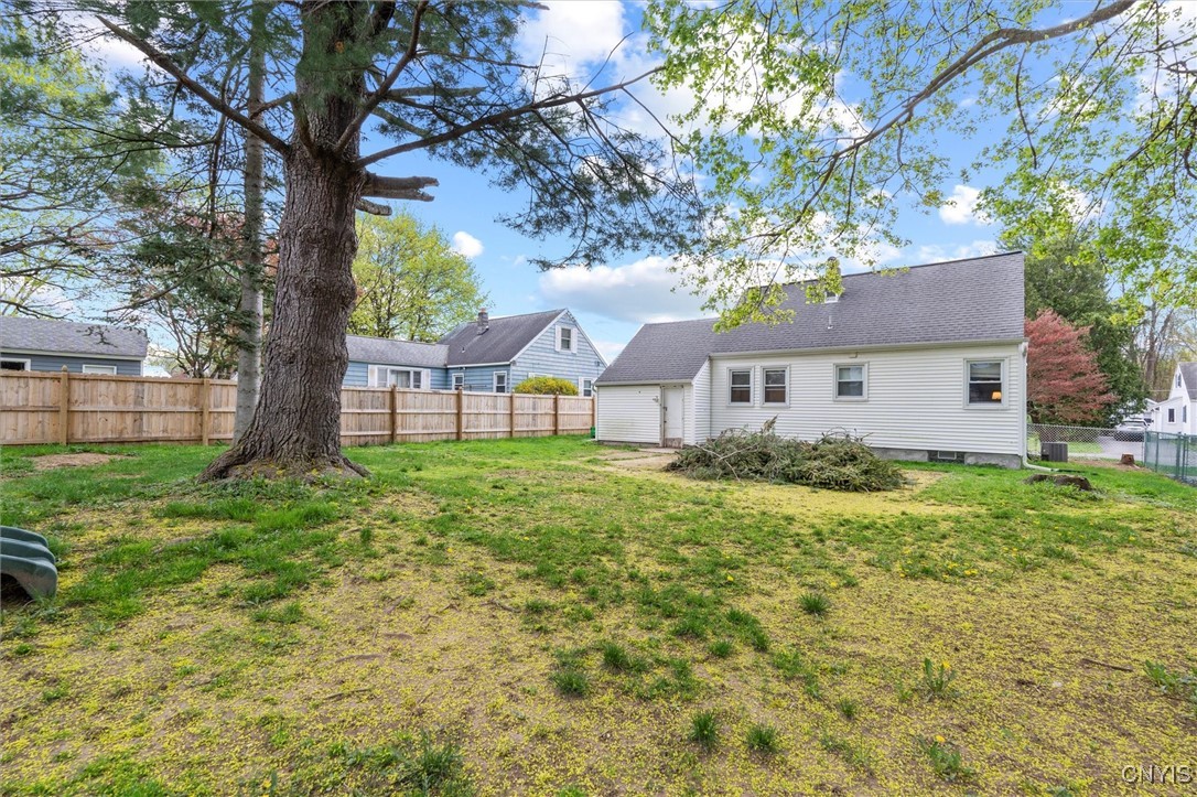 302 Twin Elms Lane, Clay, New York image 28