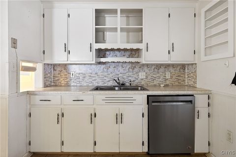 Tiny photo for 246 Academy Place, Syracuse, NY 13207 (MLS # S1655448)