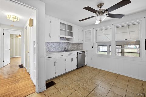 Tiny photo for 246 Academy Place, Syracuse, NY 13207 (MLS # S1655448)