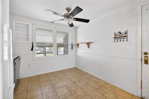 Tiny photo for 246 Academy Place, Syracuse, NY 13207 (MLS # S1655448)