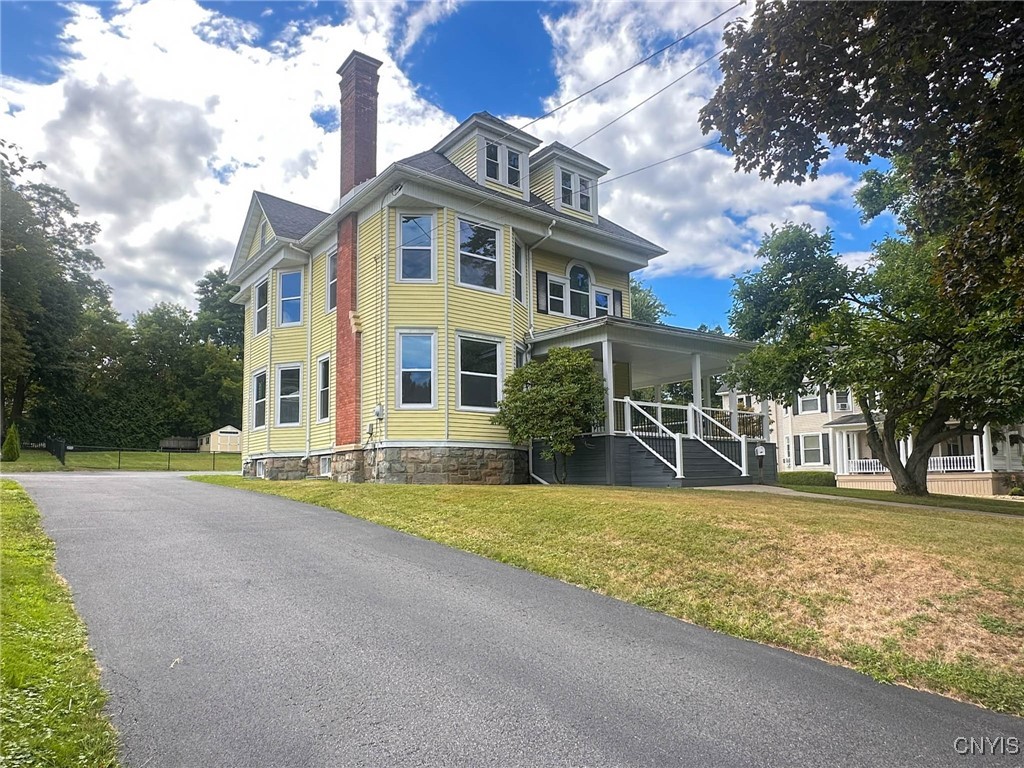 14 Hillside Avenue
