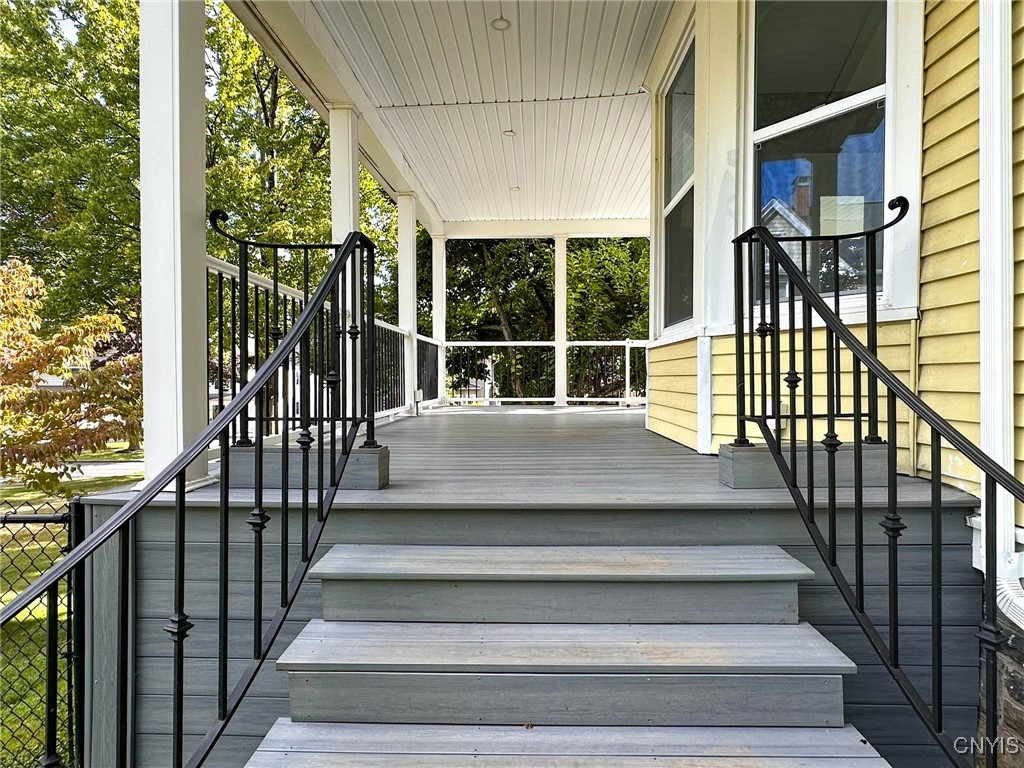 14 Hillside Avenue