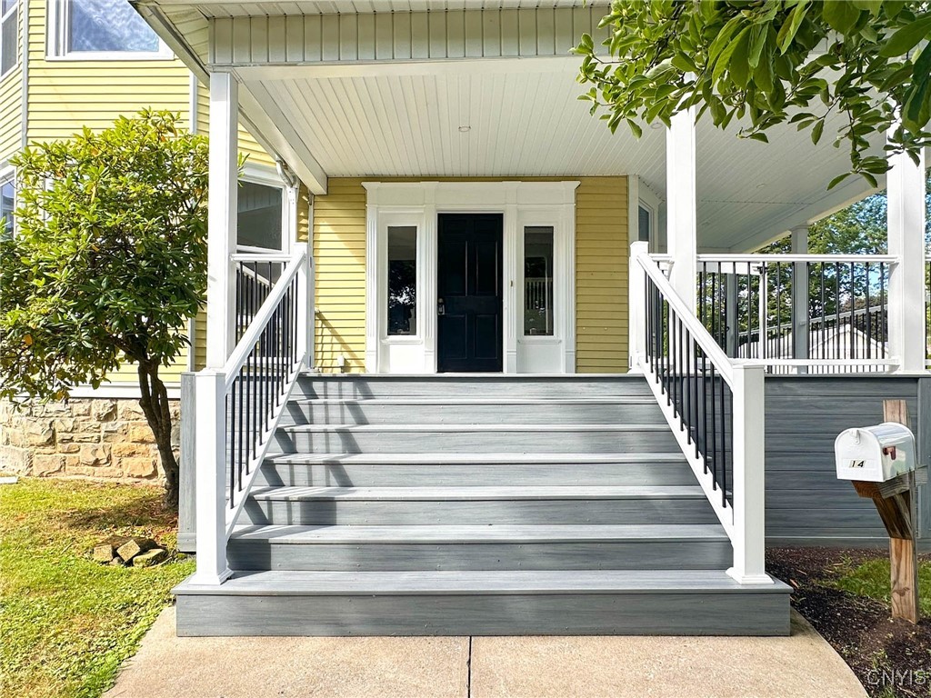14 Hillside Avenue