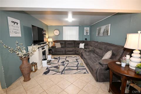 Tiny photo for 30 Royal Brook Lane, New Hartford, NY 13417 (MLS # S1702687)