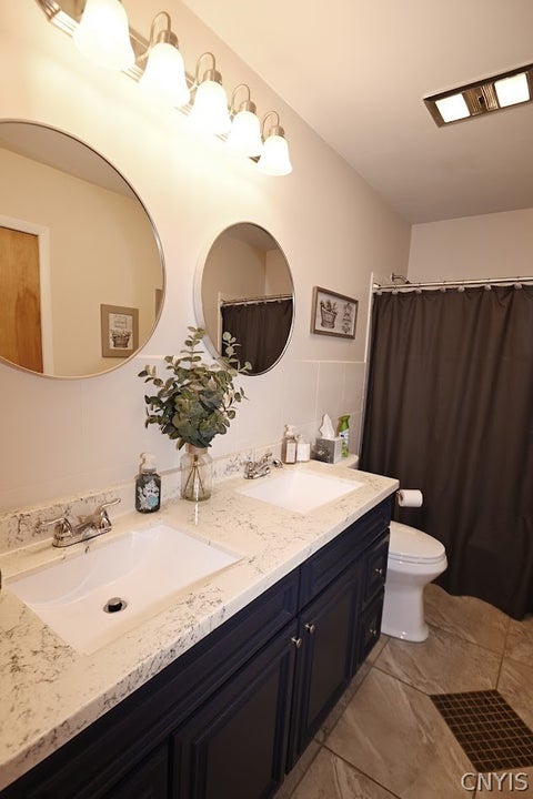 Tiny photo for 30 Royal Brook Lane, New Hartford, NY 13417 (MLS # S1702687)
