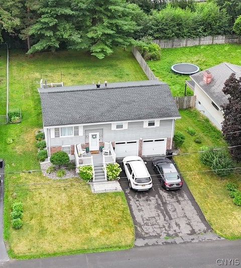 Tiny photo for 30 Royal Brook Lane, New Hartford, NY 13417 (MLS # S1702687)