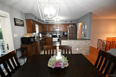 Tiny photo for 30 Royal Brook Lane, New Hartford, NY 13417 (MLS # S1702687)