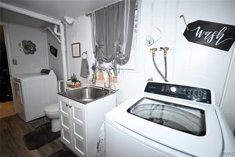 Tiny photo for 30 Royal Brook Lane, New Hartford, NY 13417 (MLS # S1702687)