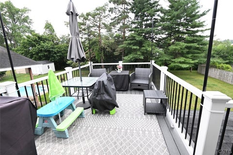 Tiny photo for 30 Royal Brook Lane, New Hartford, NY 13417 (MLS # S1702687)