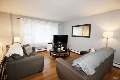 Tiny photo for 30 Royal Brook Lane, New Hartford, NY 13417 (MLS # S1702687)