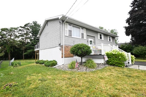Tiny photo for 30 Royal Brook Lane, New Hartford, NY 13417 (MLS # S1702687)