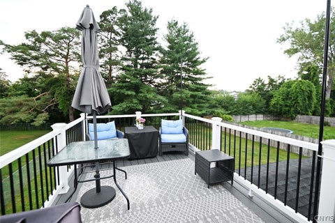 Tiny photo for 30 Royal Brook Lane, New Hartford, NY 13417 (MLS # S1702687)
