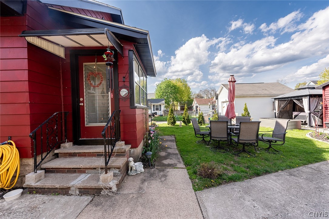 159 W 3rd Street S