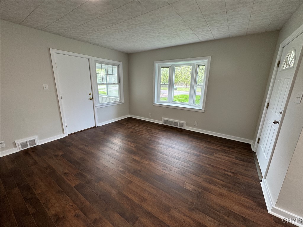 2025 Valley Drive, Syracuse, New York image 9