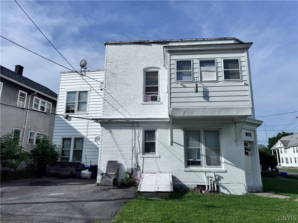 901 Bacon Street