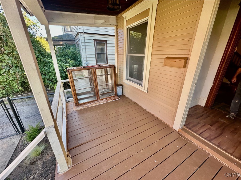 121 W Pleasant Avenue