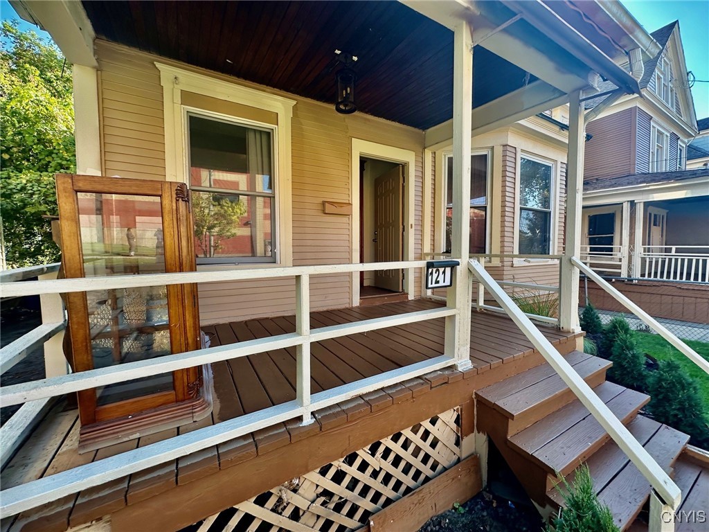 121 W Pleasant Avenue