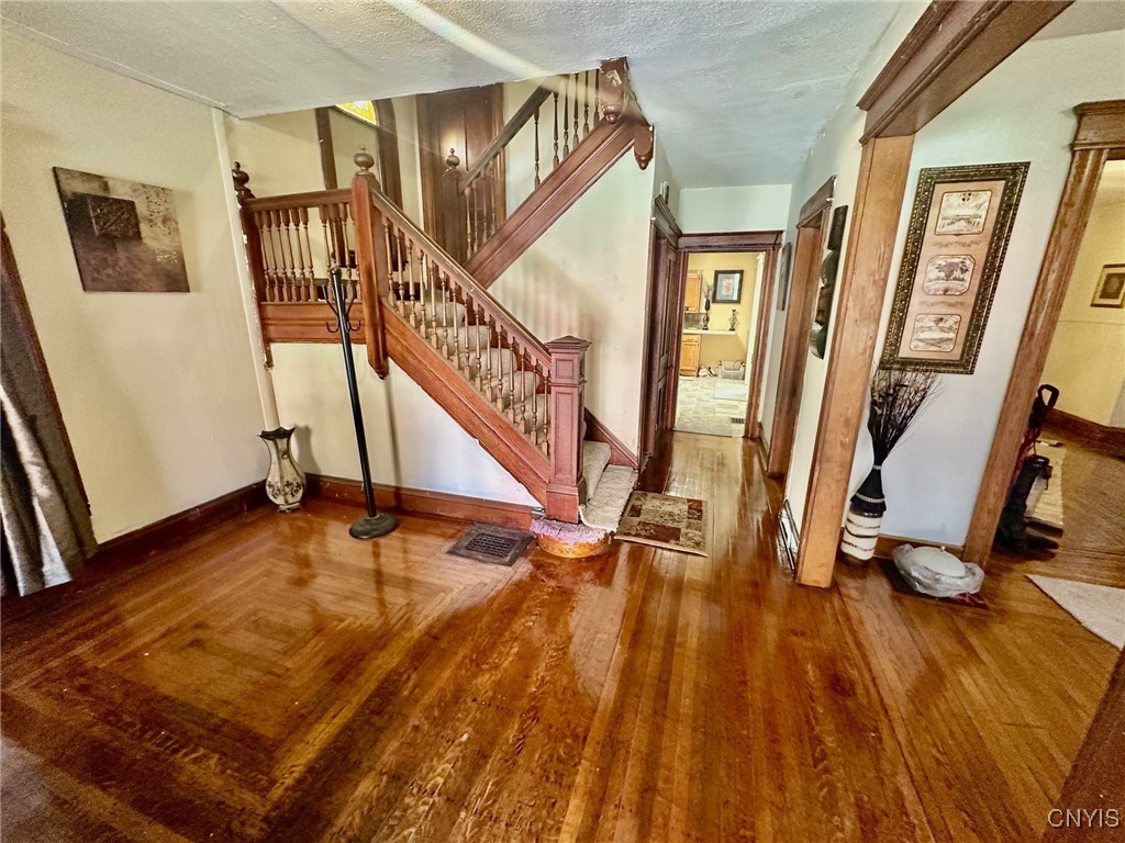 121 W Pleasant Avenue