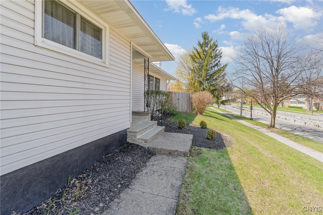 200 Hurlburt Road, Syracuse, New York image 22