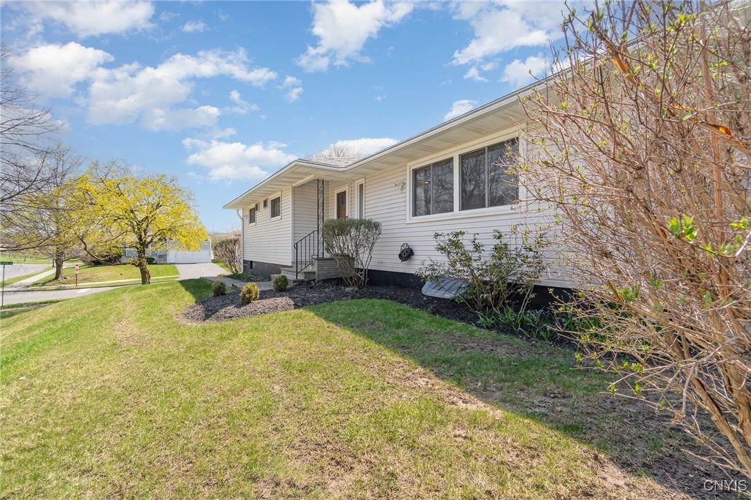 200 Hurlburt Road, Syracuse, New York image 23