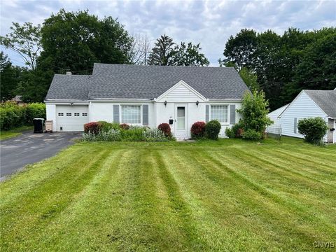 40 Beechwood Road New Hartford NY 13413
