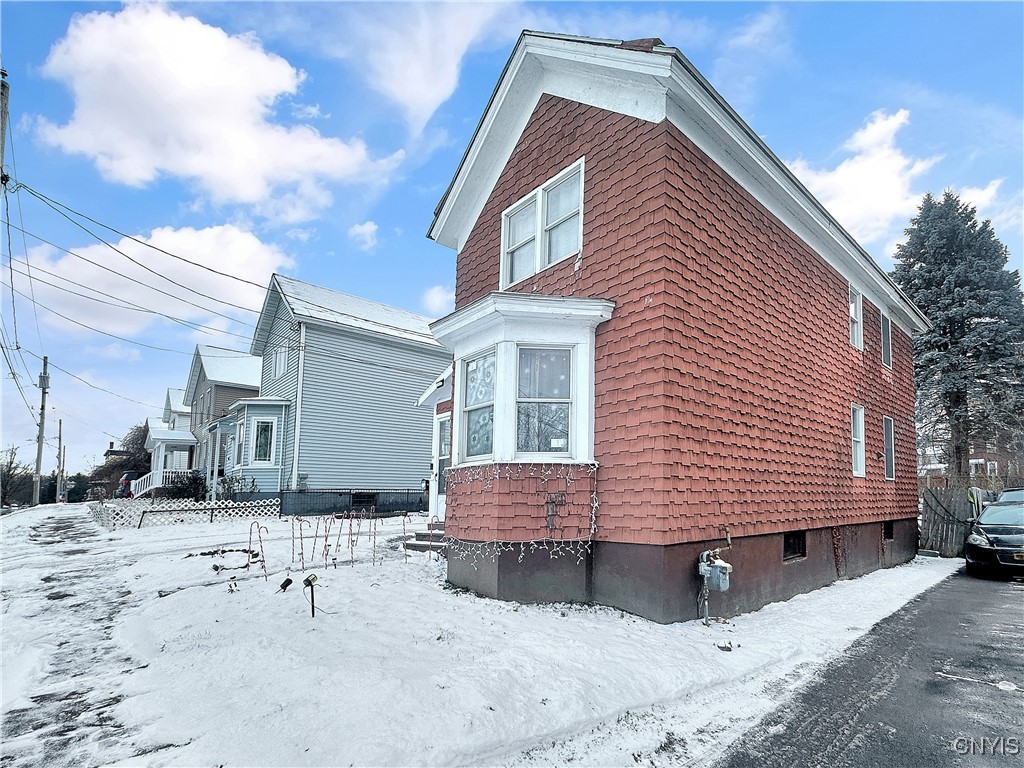 815 Chestnut Street, Utica, New York image 2