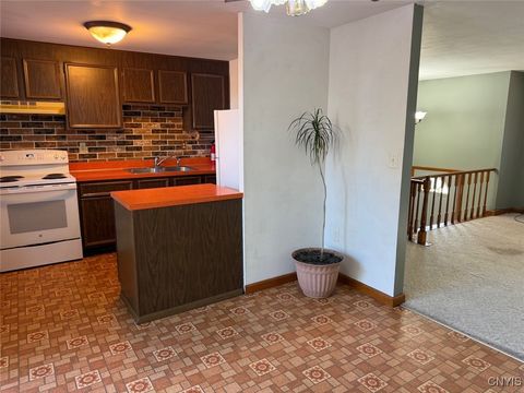 Tiny photo for 7704 Fitzpatrick Drive, Clay, NY 13088 (MLS # S1648712)