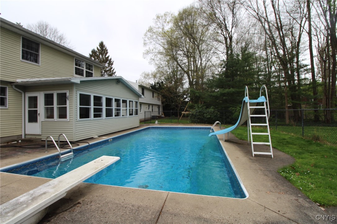 210 Single Drive, Clay, New York image 7