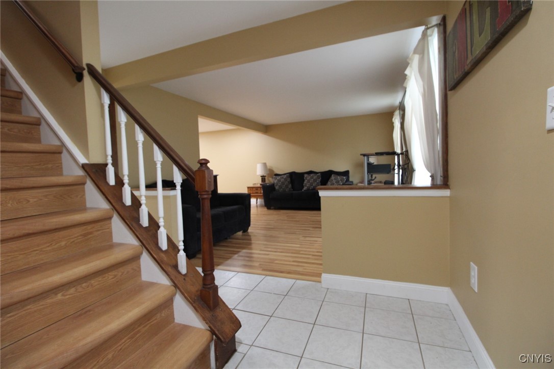 210 Single Drive, Clay, New York image 8