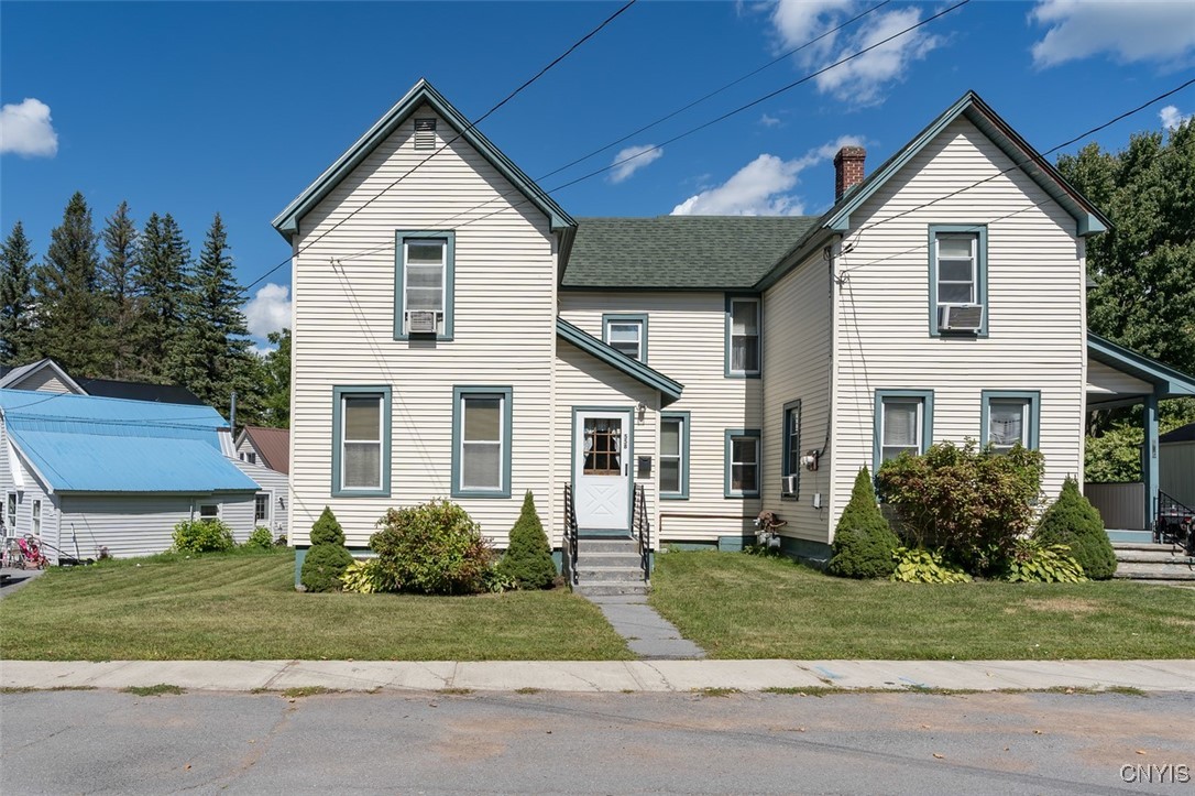 558 Adelaide Street