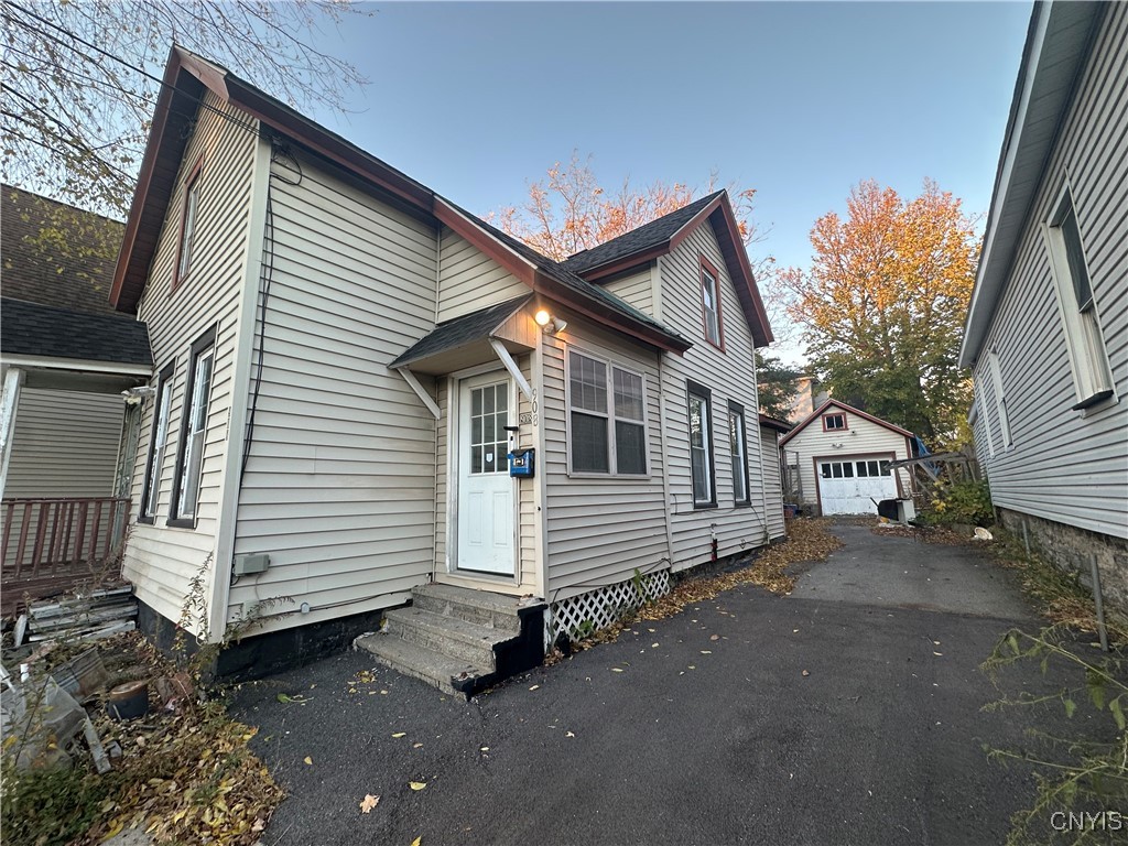 908 1st North Street