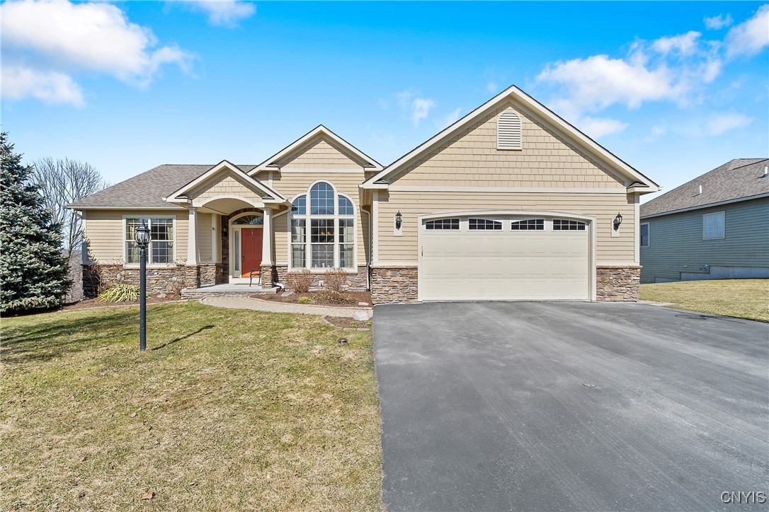 138 Shaker Heights, Camillus, New York image 2