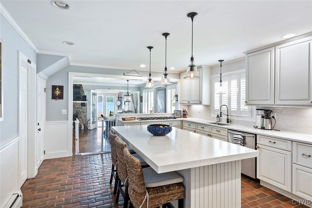 2489 E Lake Road