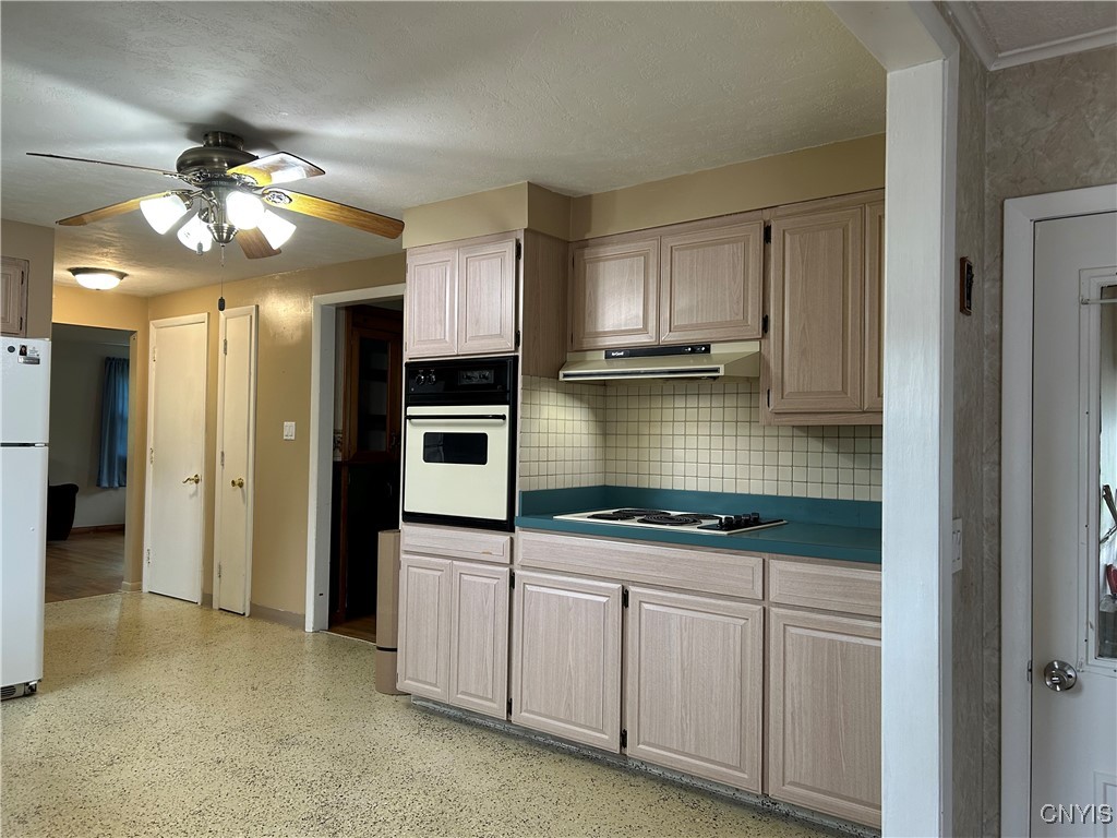 5131 Bear Road, Clay, New York image 6