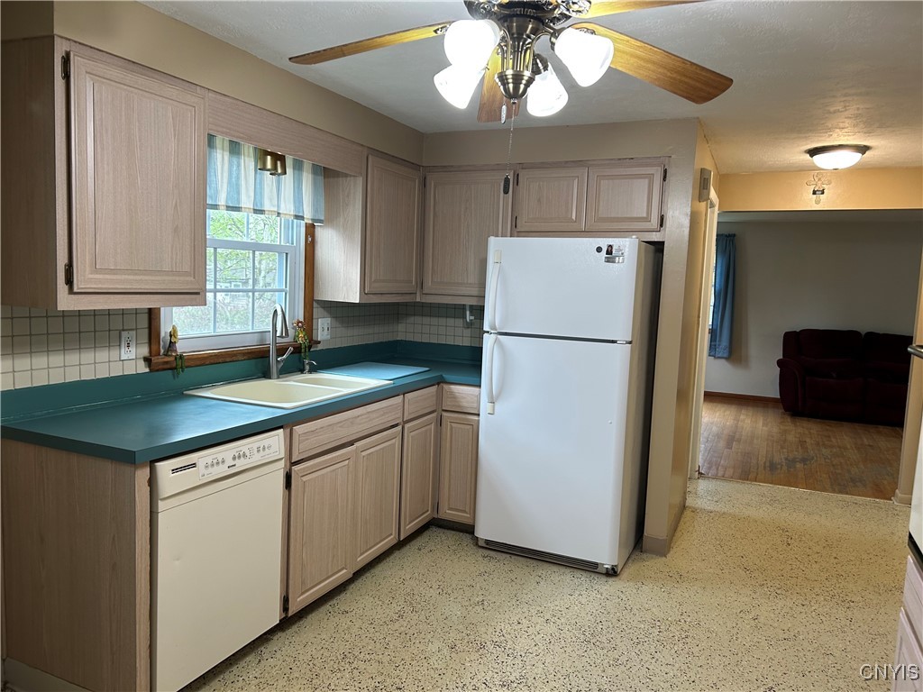 5131 Bear Road, Clay, New York image 8