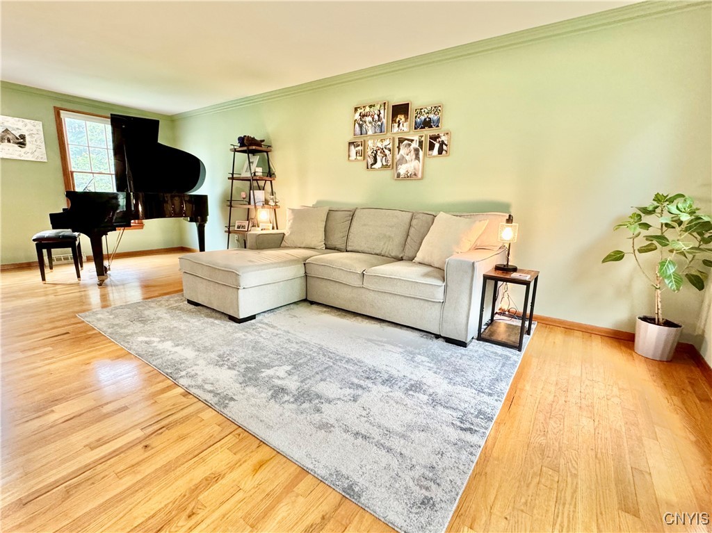 Camillus, New York 13031, United States, 4 Bedrooms Bedrooms, ,2 BathroomsBathrooms,Residential,Pending,153954