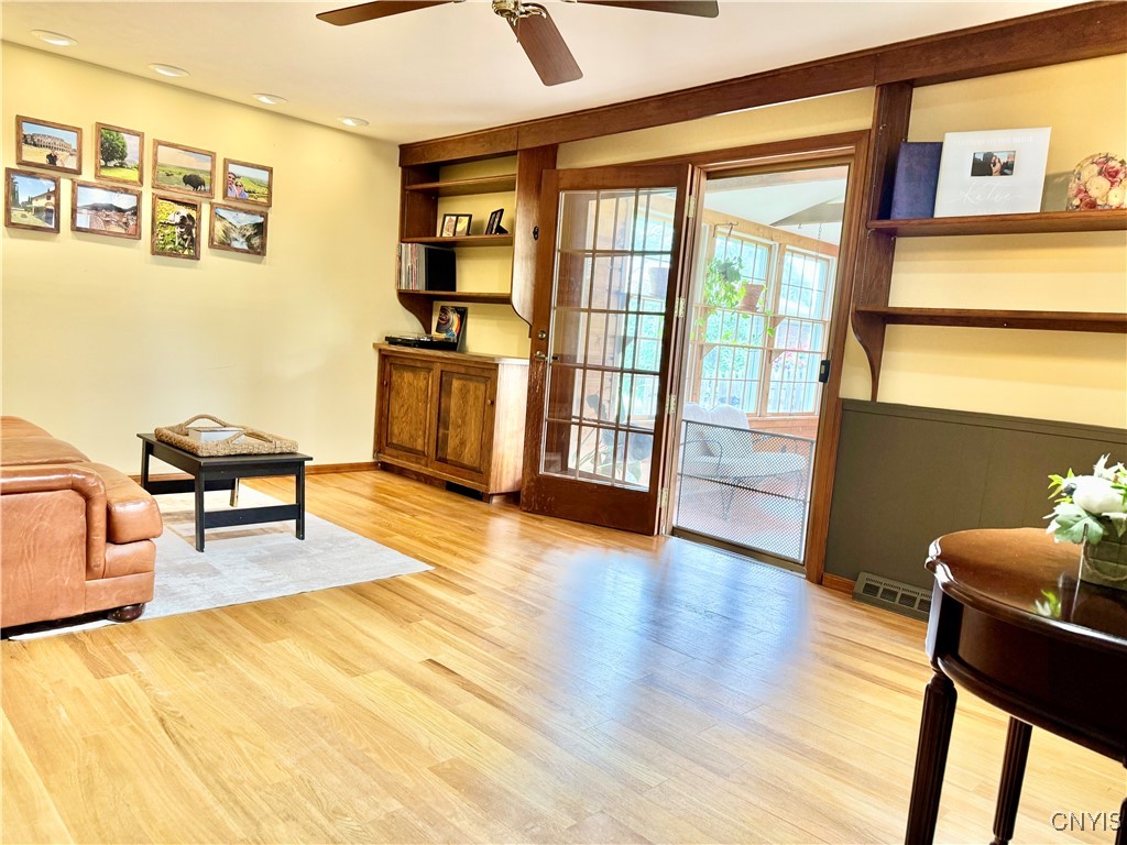 Camillus, New York 13031, United States, 4 Bedrooms Bedrooms, ,2 BathroomsBathrooms,Residential,Pending,153954