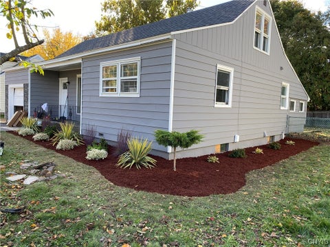 Homes For Sale - 230 Orchard Drive<br/> Salina, NY 13212