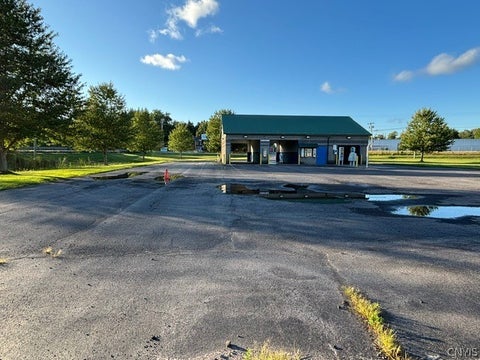 Tiny photo for 6 Hoag Drive, Schroeppel, NY 13135 (MLS # S1711040)