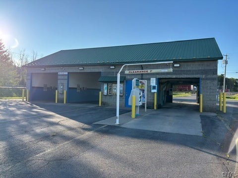 Tiny photo for 6 Hoag Drive, Schroeppel, NY 13135 (MLS # S1711040)