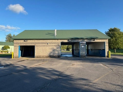 Tiny photo for 6 Hoag Drive, Schroeppel, NY 13135 (MLS # S1711040)