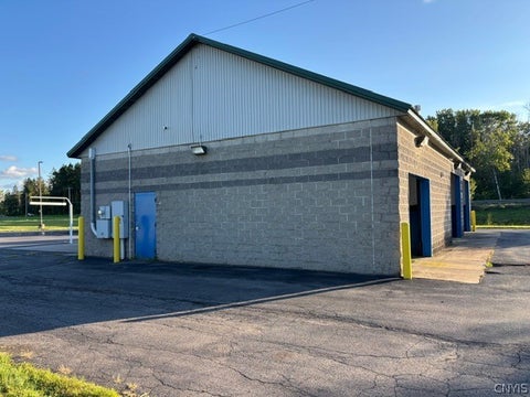 Tiny photo for 6 Hoag Drive, Schroeppel, NY 13135 (MLS # S1711040)