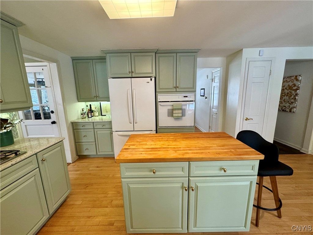 319 Kimber Road, Syracuse, NY 13224, MLS #S1578618 - Howard Hanna, image size:1024x768