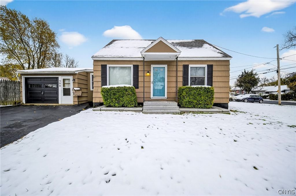 Photo of 500 Malden Road, Salina, NY 13211 (MLS # S1665013)