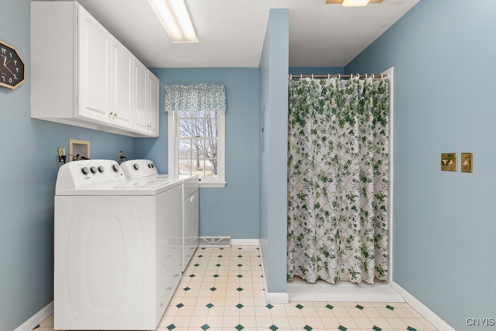 5597 Sunview Drive, Elbridge, New York image 16