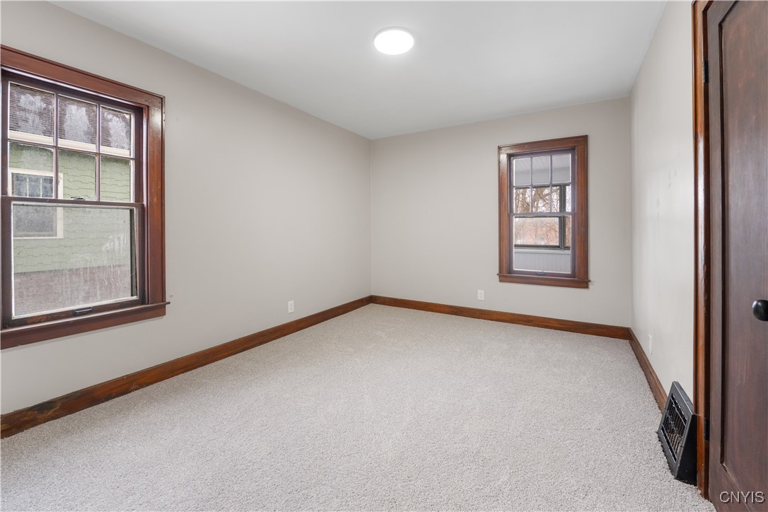 104 Burten Street, Syracuse, New York image 18