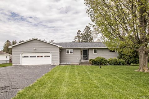 403 Stillwell Circle East Syracuse NY 13057